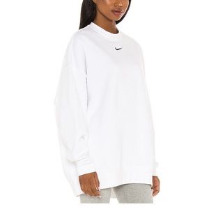 Nike essential fleece crew